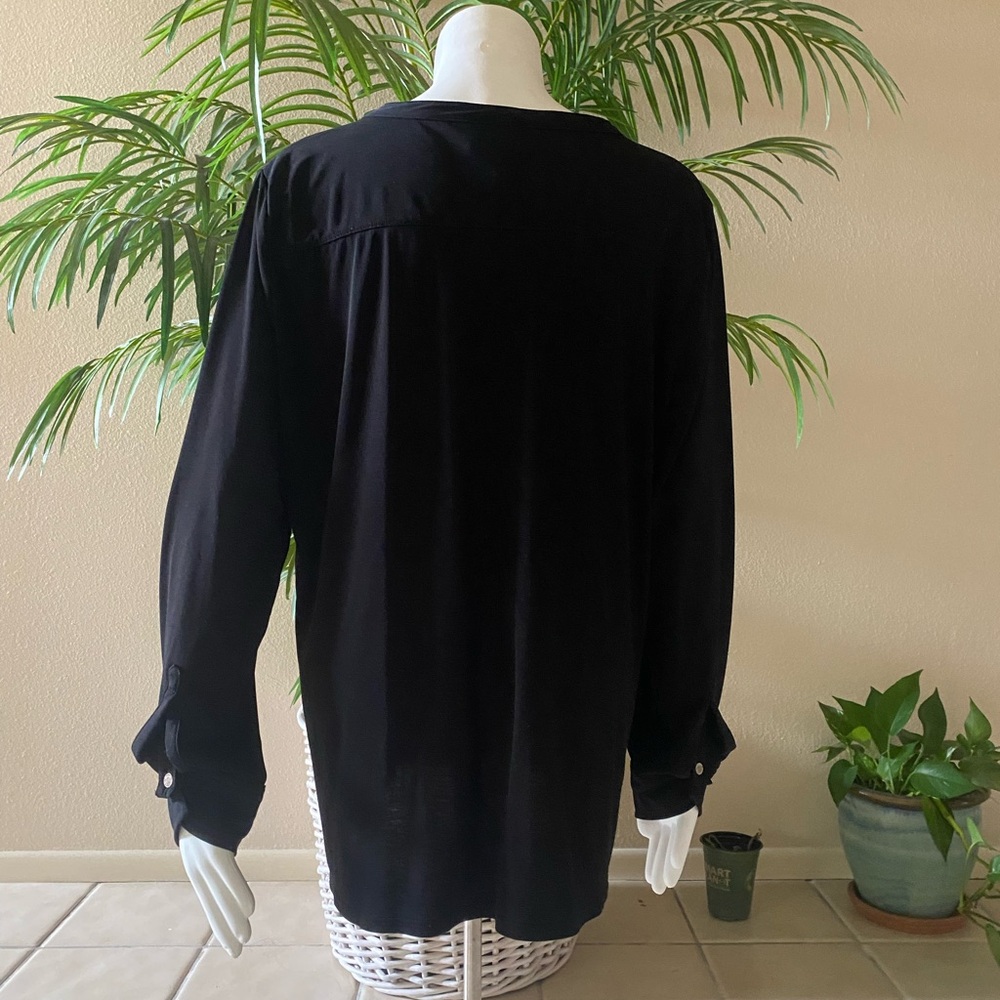 Black buttoned blouse - Picture 3 of 5